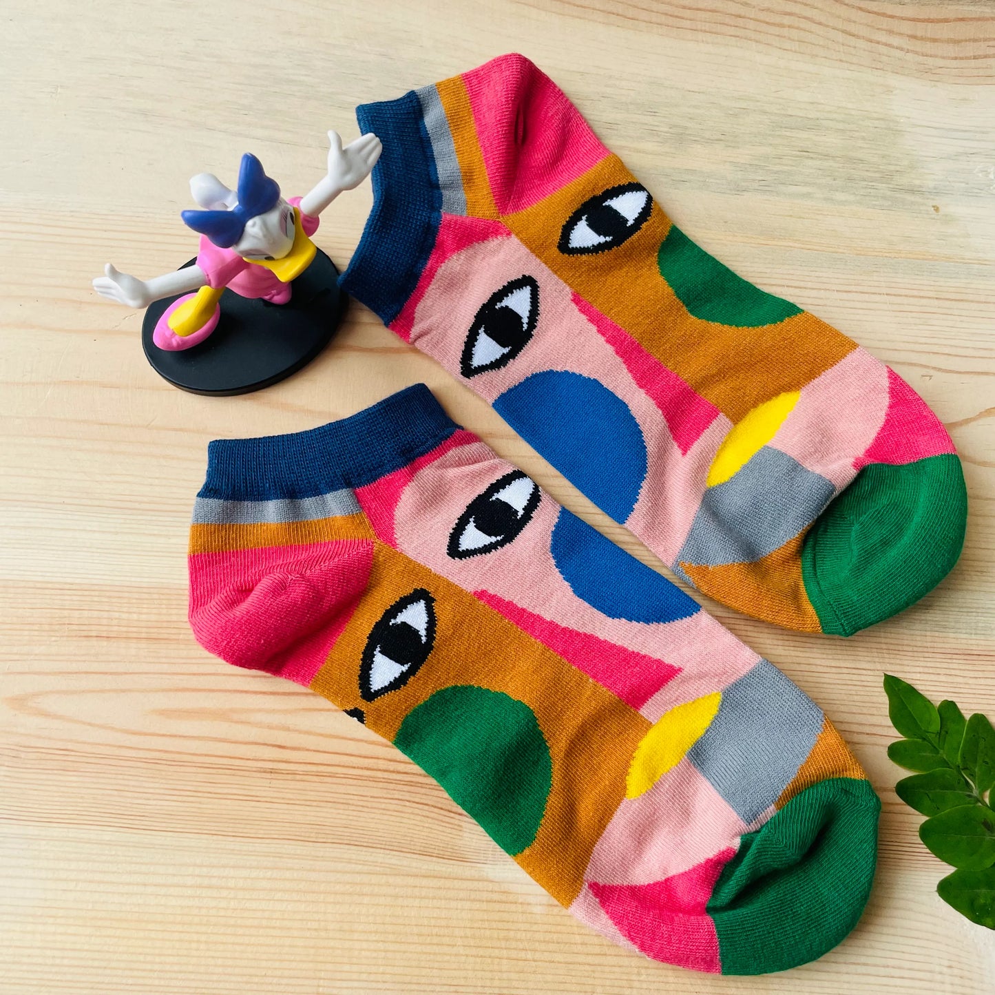 Abstract Face Art Ankle Socks – Colorful Expressionist Design Lazzy Socks India