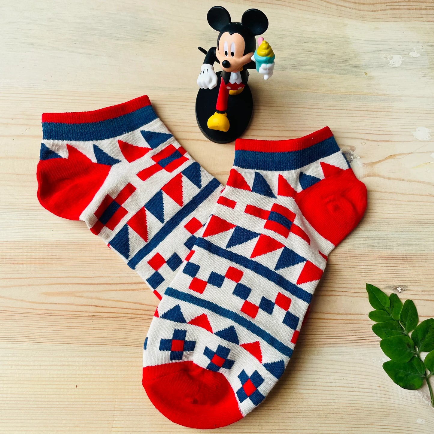 Aztec Spirit Ankle Socks – Geometric Red & Blue Print Lazzy Socks India