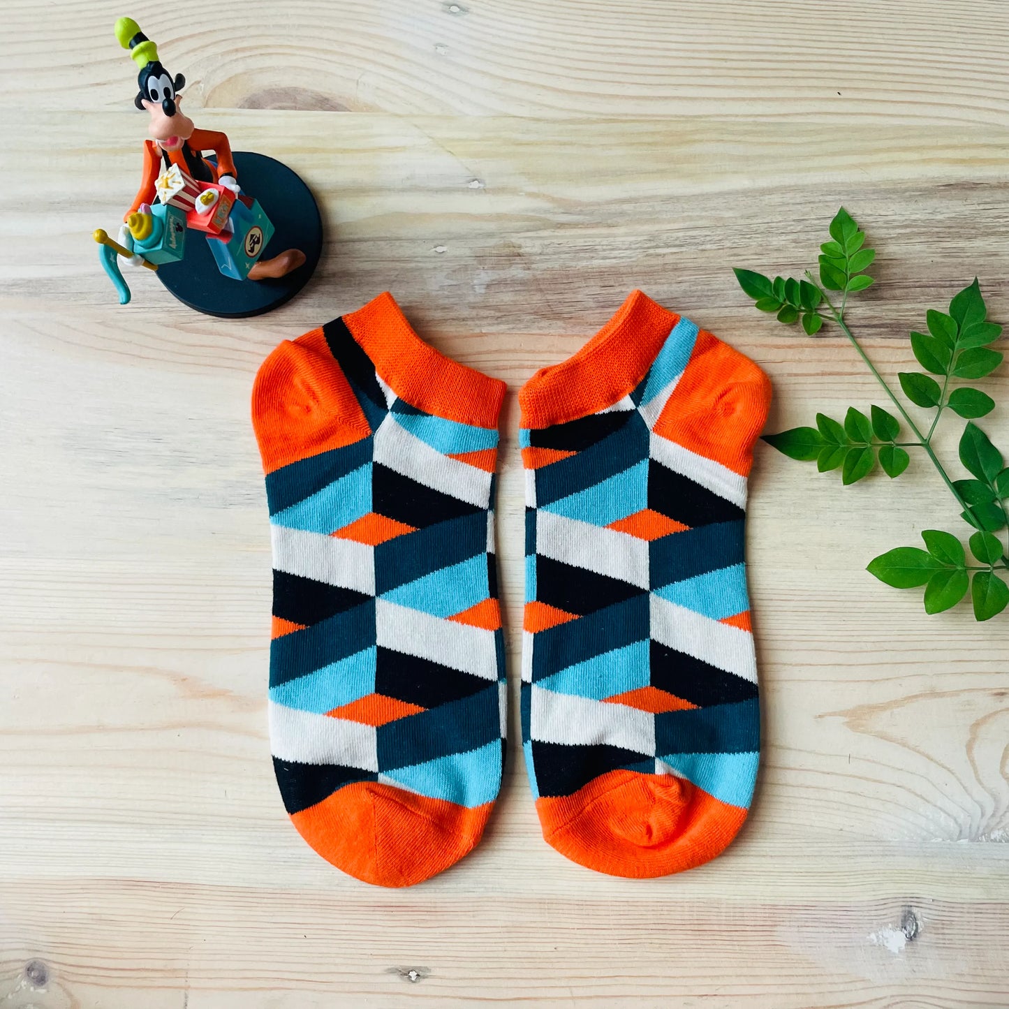Color Block Pop Ankle Socks – Geometric Abstract Print Lazzy Socks India