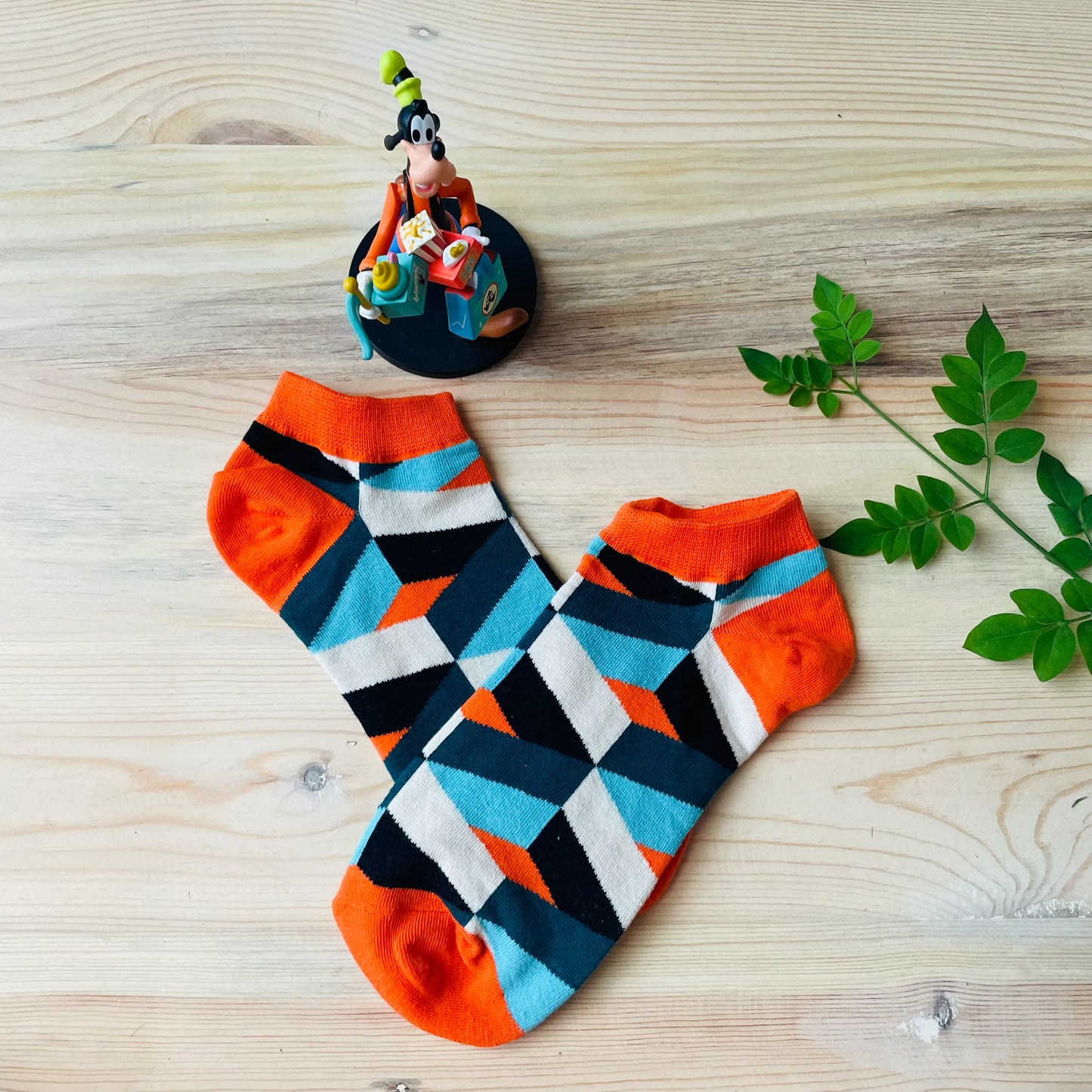 Color Block Pop Ankle Socks – Geometric Abstract Print Lazzy Socks India