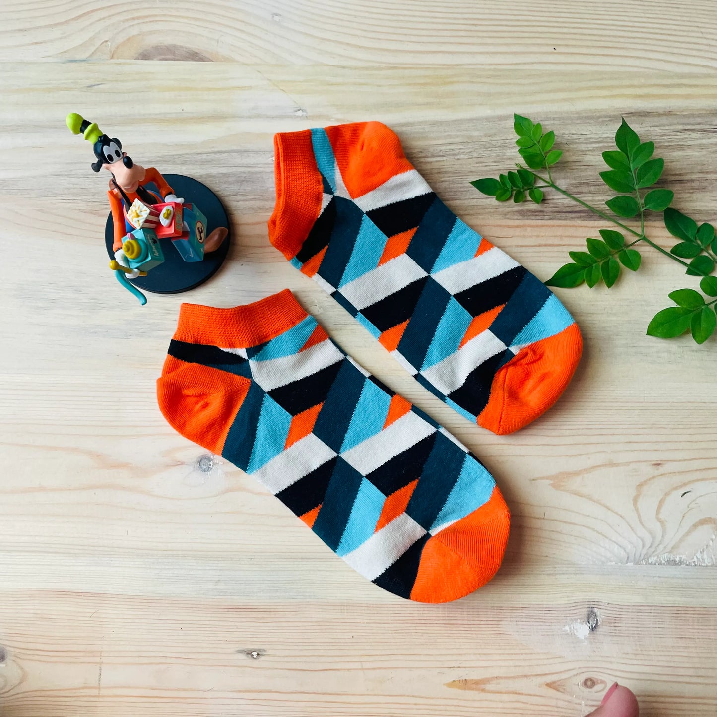 Color Block Pop Ankle Socks – Geometric Abstract Print Lazzy Socks India