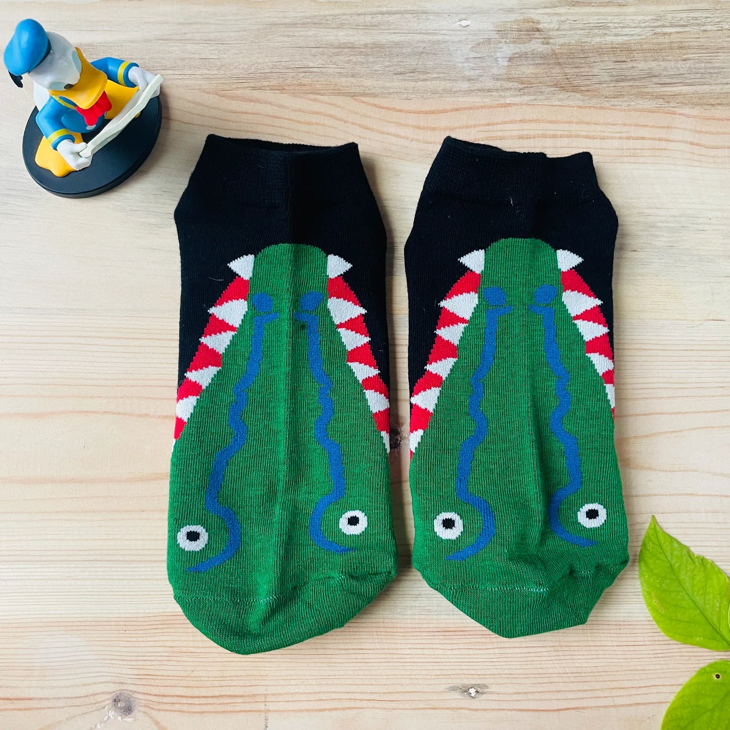 Croc Crunch Unisex Ankle Socks – Funky Gator Vibes by Lazzy Socks