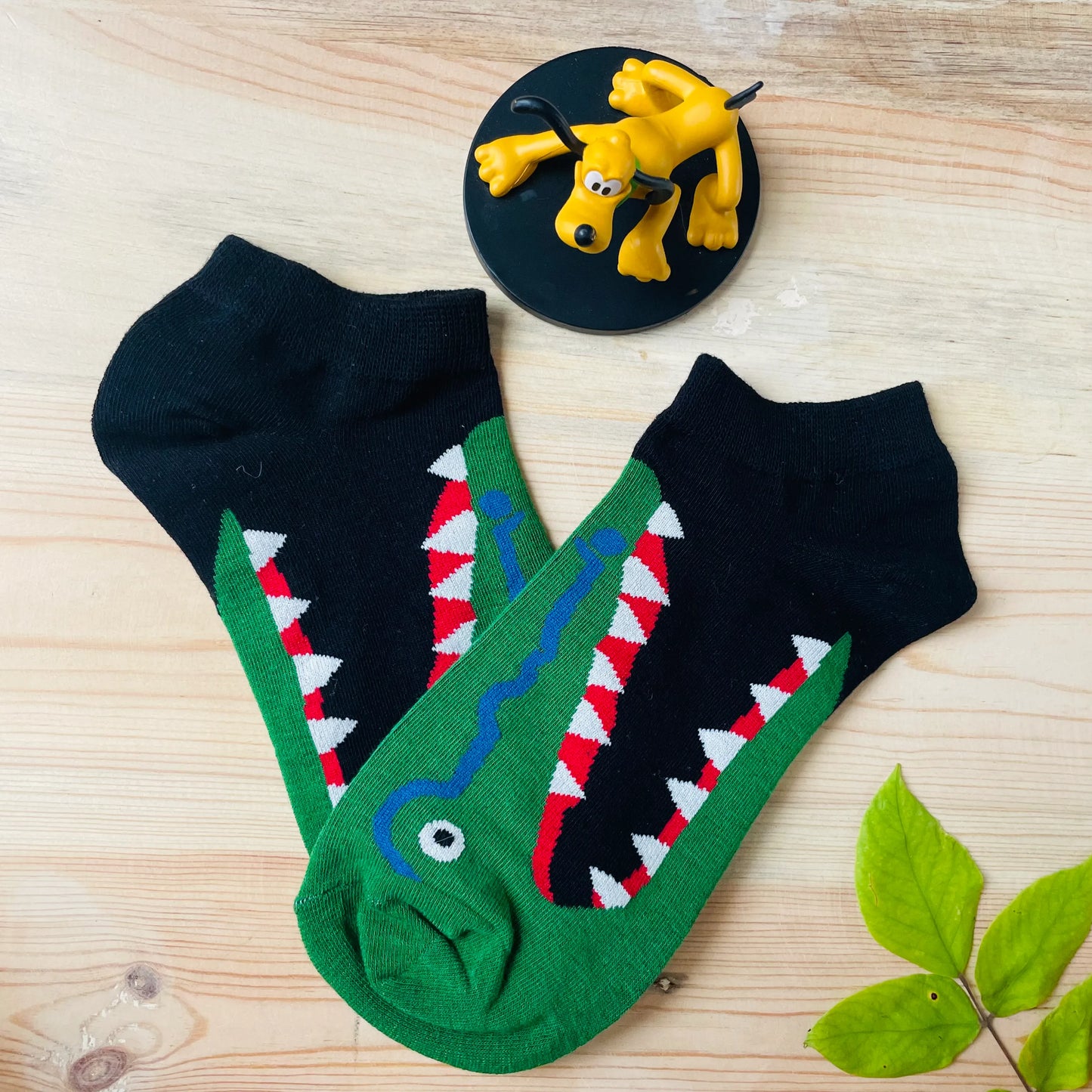 Croc Crunch Unisex Ankle Socks – Funky Gator Vibes by Lazzy Socks