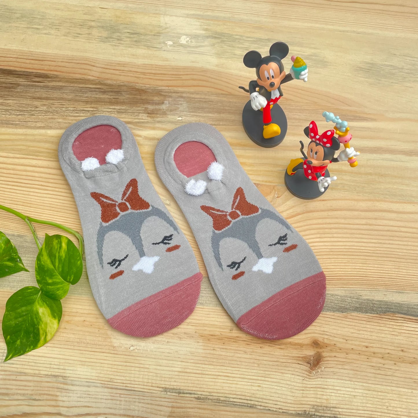 Dapper Penguin No-Show Socks – Stylish Bowtie Design Lazzy Socks India