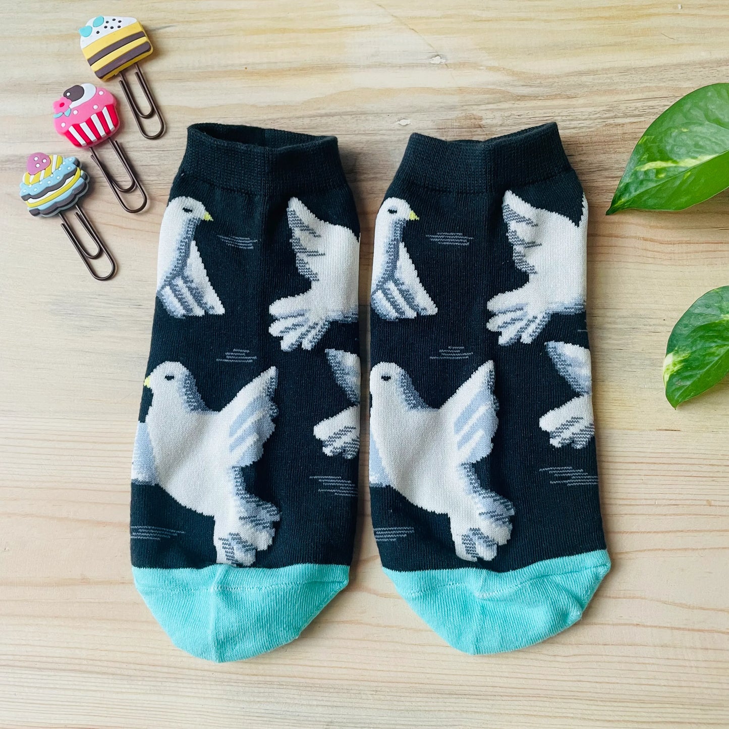 Flying Dove Ankle Socks – Elegant Bird Print Lazzy Socks India
