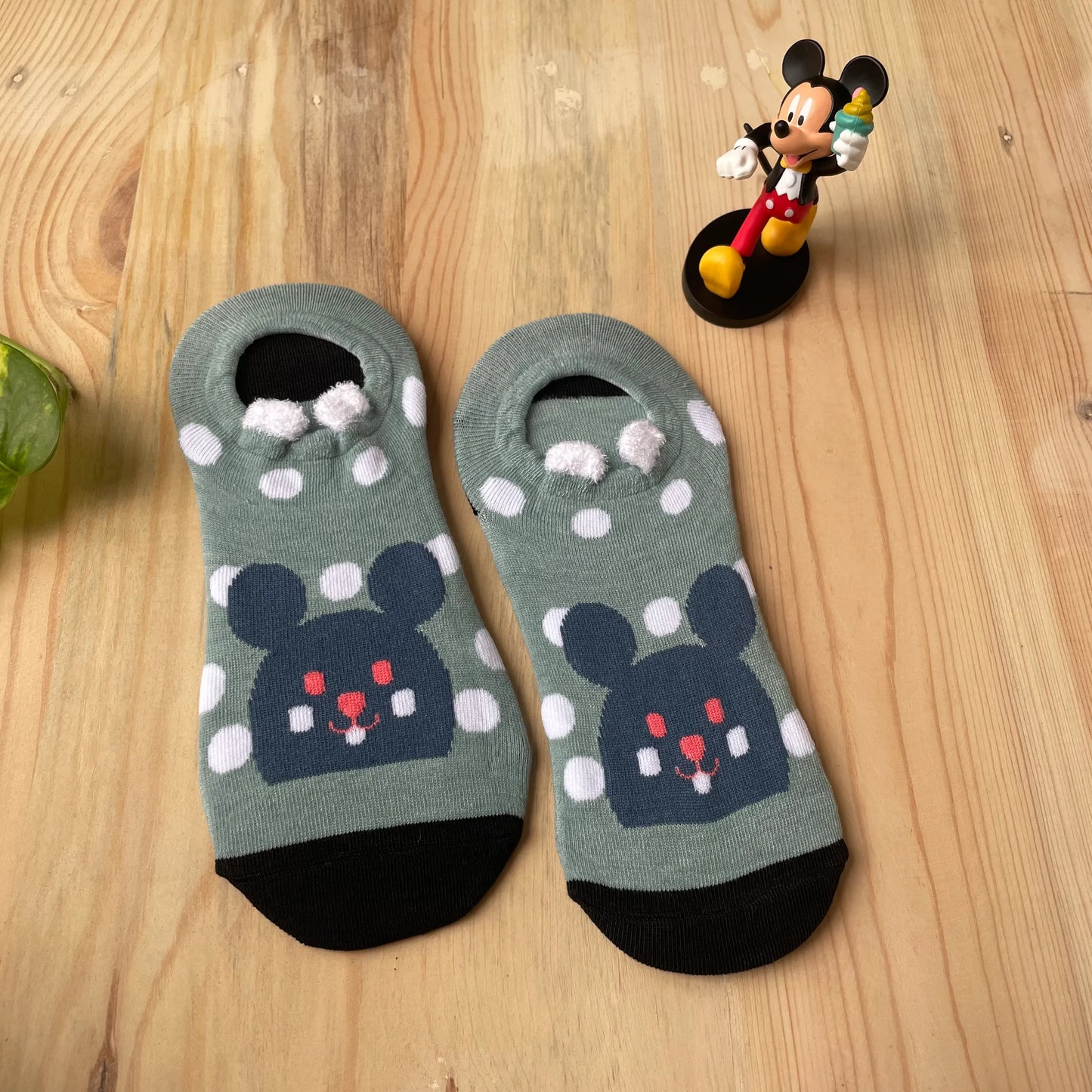 Grinning Bear No-Show Socks – Green Polka Dot Design Lazzy Socks India