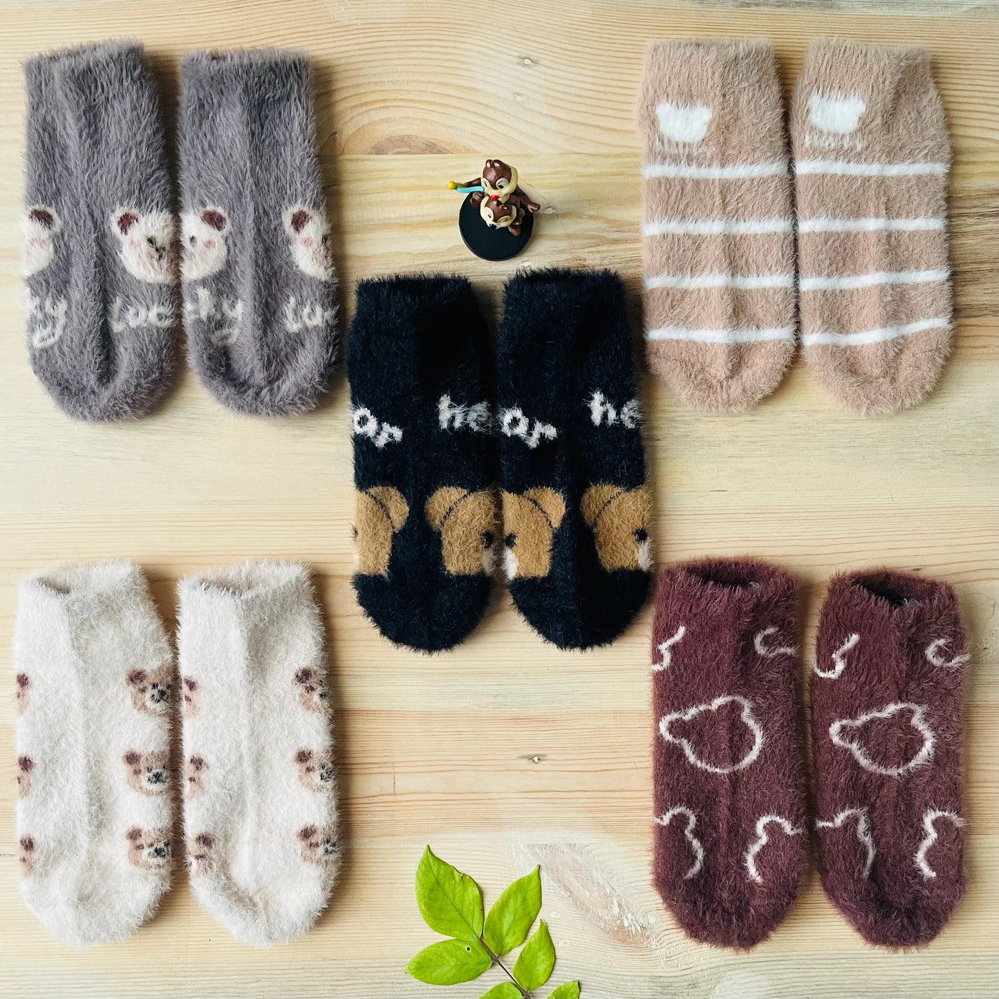 Full collection of the 5-pack of cozy and soft unisex winter bear socks, sold by Lazzysocks India.