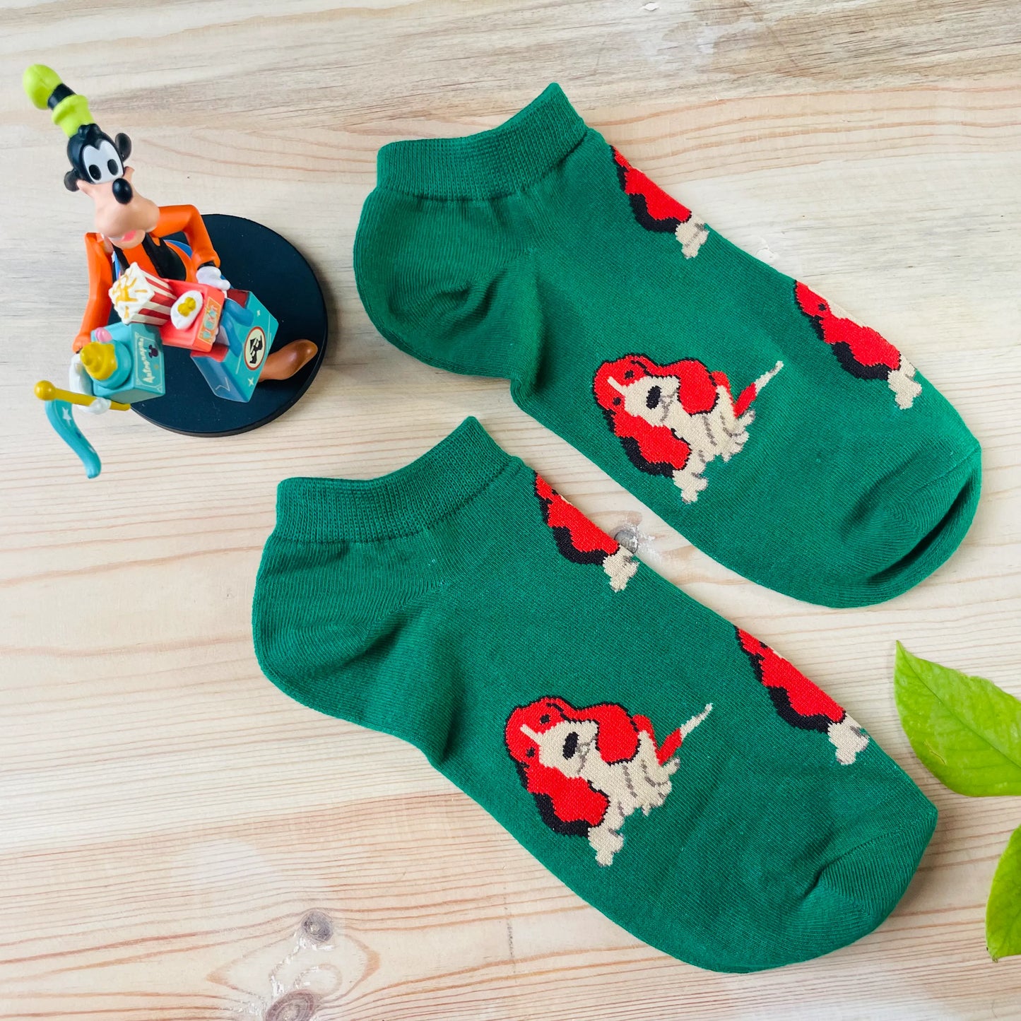 Stylish Cocker Spaniel Ankle Socks – Green & Red Dog Design | Lazzy Socks India
