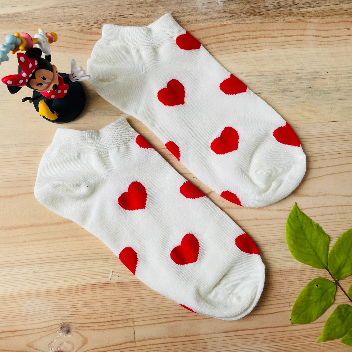 Sweetheart Ankle Socks – Classic Red Heart Pattern Lazzy Socks India