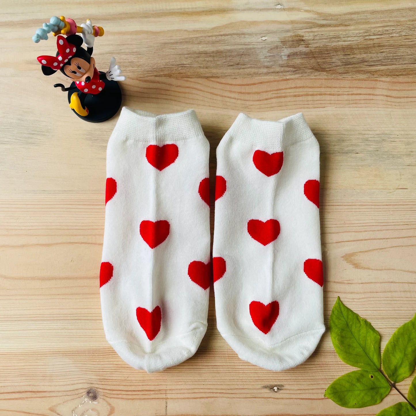Sweetheart Ankle Socks – Classic Red Heart Pattern Lazzy Socks India