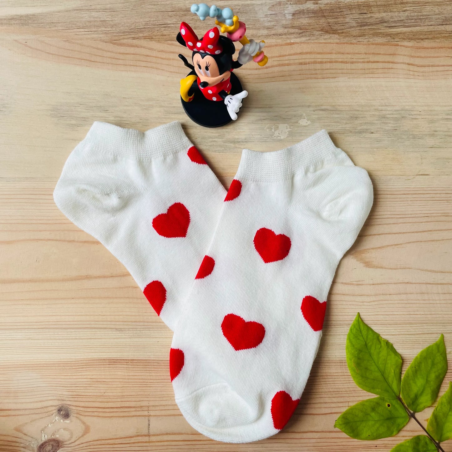 Sweetheart Ankle Socks – Classic Red Heart Pattern Lazzy Socks India