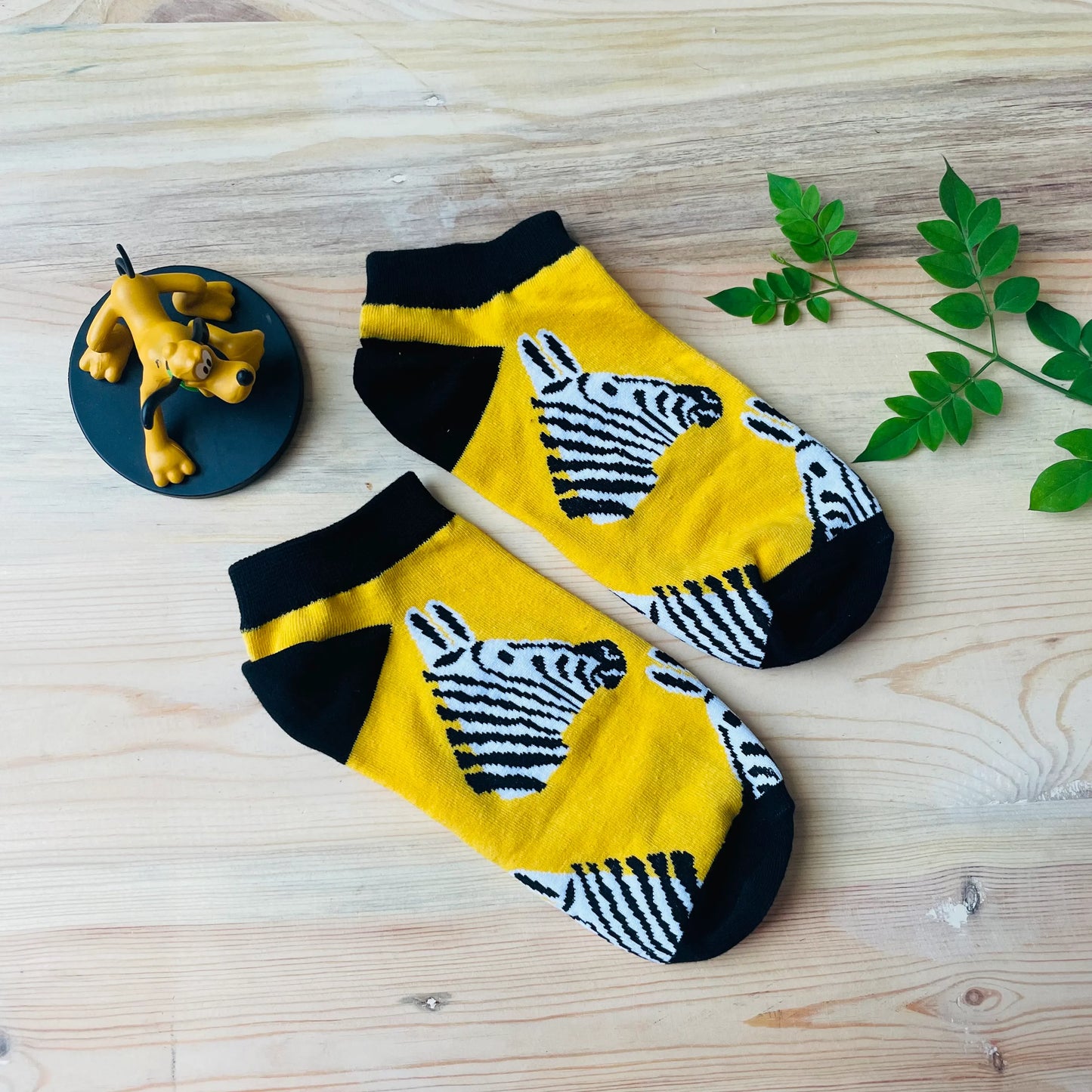 Zebra Pop Ankle Socks – Vibrant Yellow & Black Lazzy Socks India