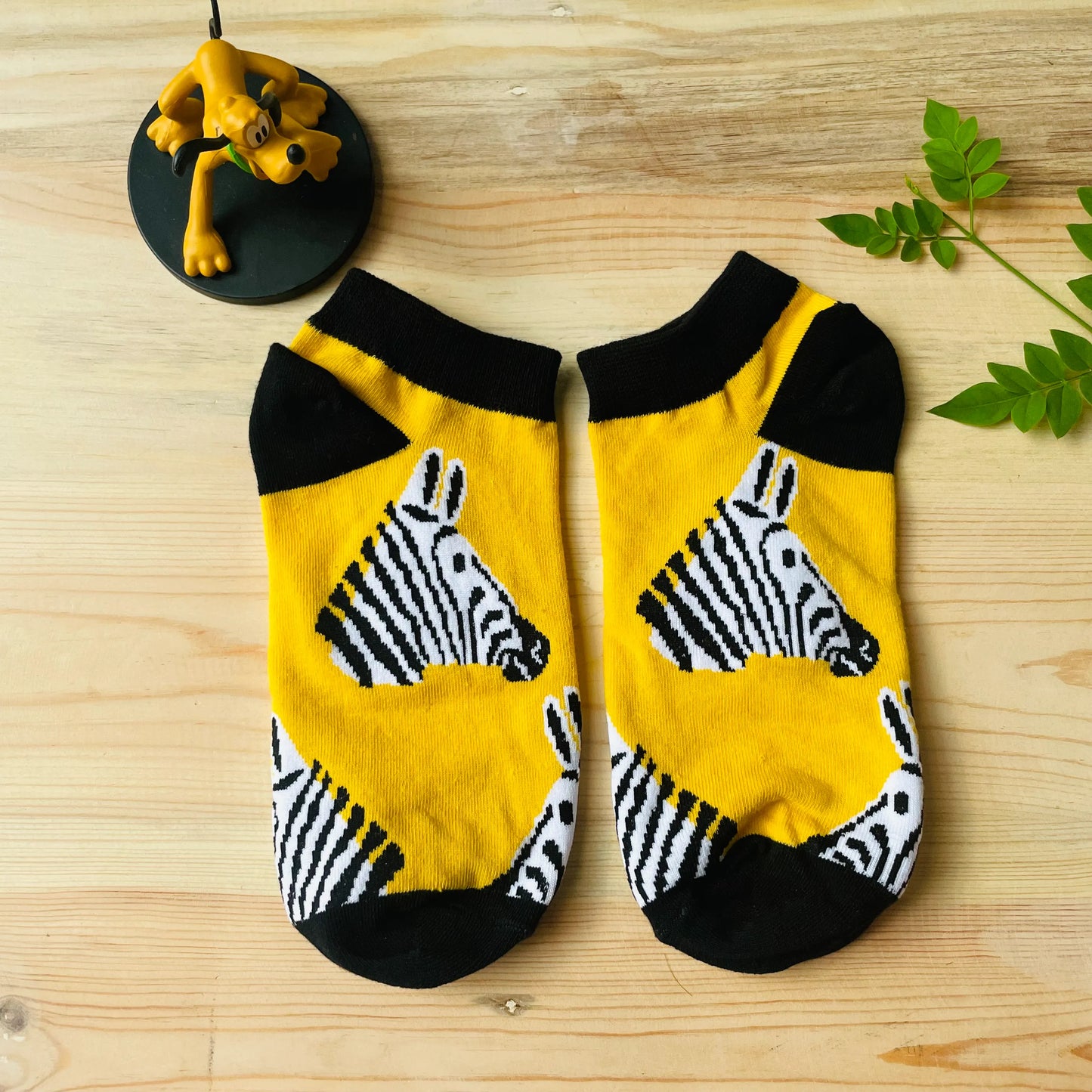 Zebra Pop Ankle Socks – Vibrant Yellow & Black Lazzy Socks India