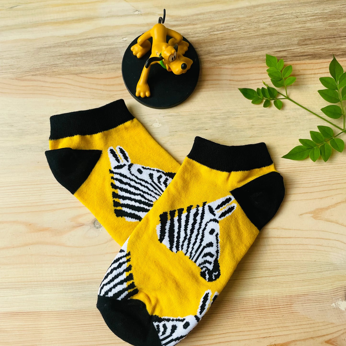 Zebra Pop Ankle Socks – Vibrant Yellow & Black Lazzy Socks India