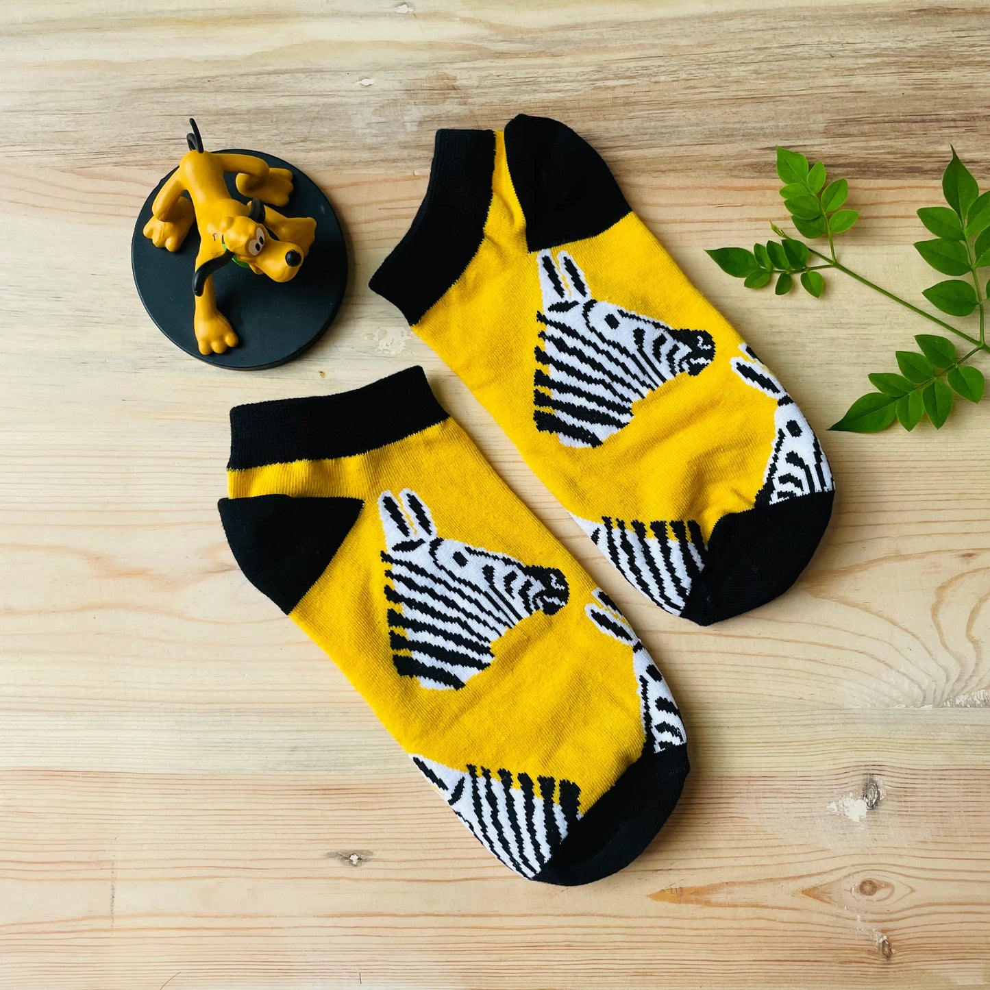 Zebra Pop Ankle Socks – Vibrant Yellow & Black Lazzy Socks India