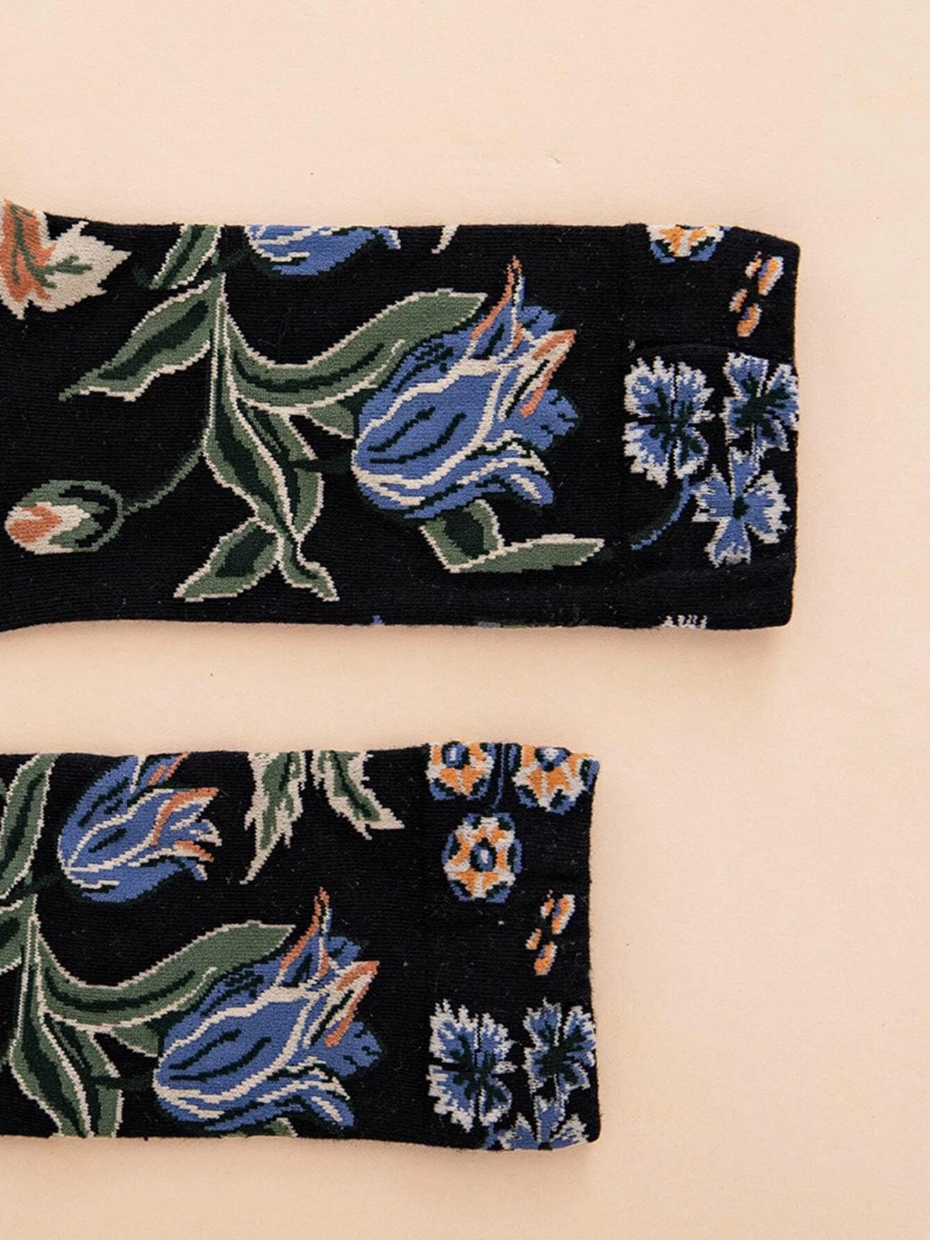 Flower Unisex Crew Socks (pack of 2) from lazzy socks.