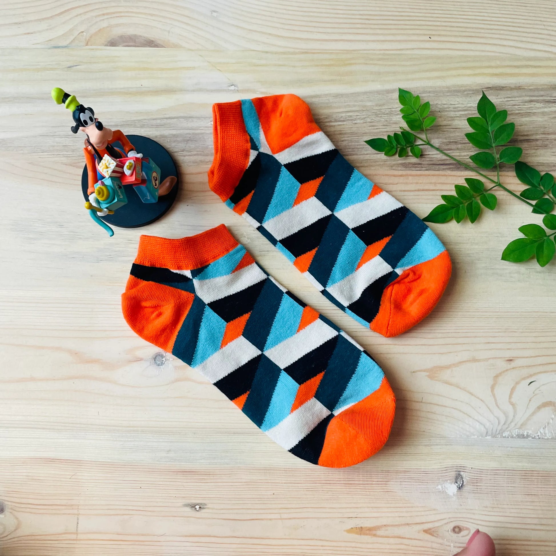 Color Block Pop Ankle Socks – Geometric Abstract Print  Lazzy Socks India