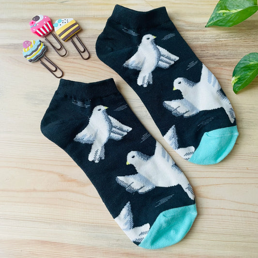 Flying Dove Ankle Socks – Elegant Bird Print  Lazzy Socks India