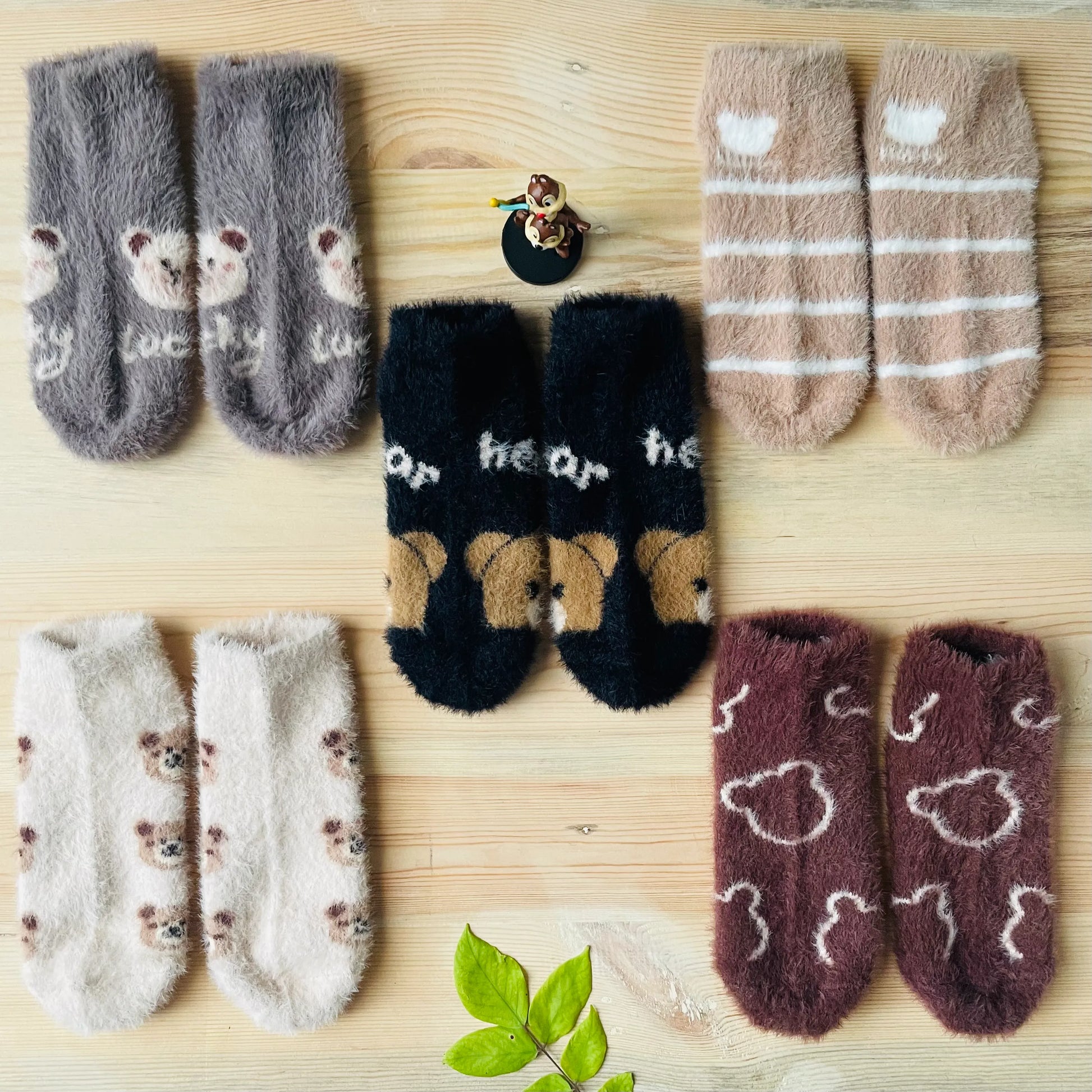 Full collection of the 5-pack of cozy and soft unisex winter bear socks, sold by Lazzysocks India.