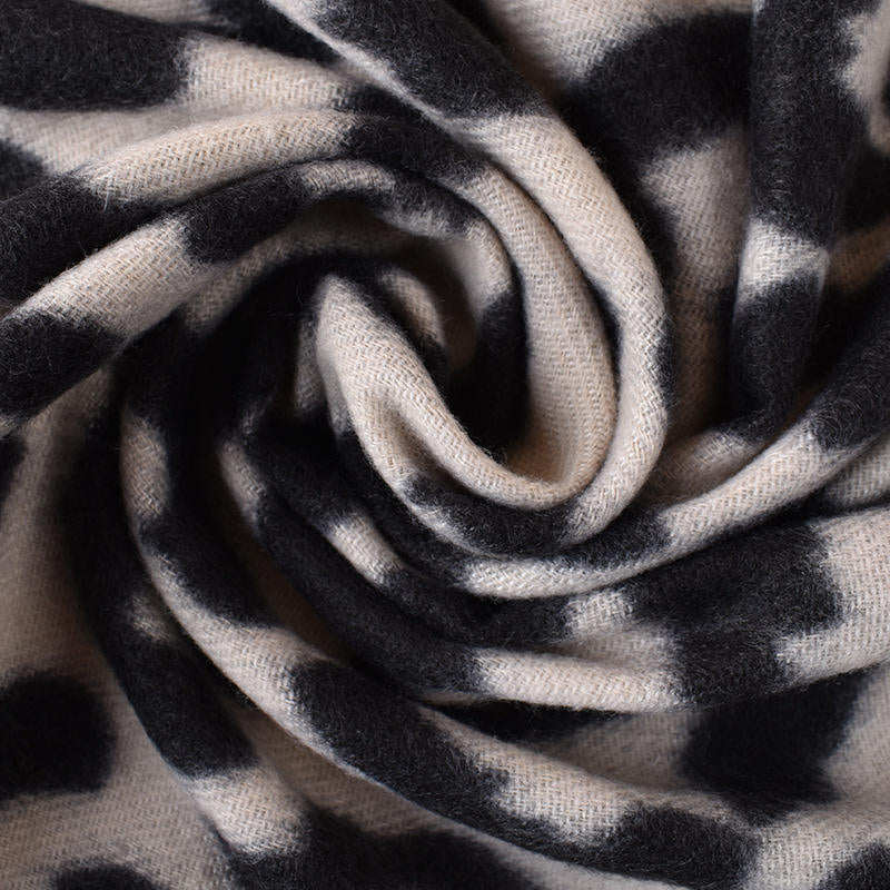 Luxury Soft-Touch Leopard Print Winter Scarf with Fringe – 75 x 180 cm