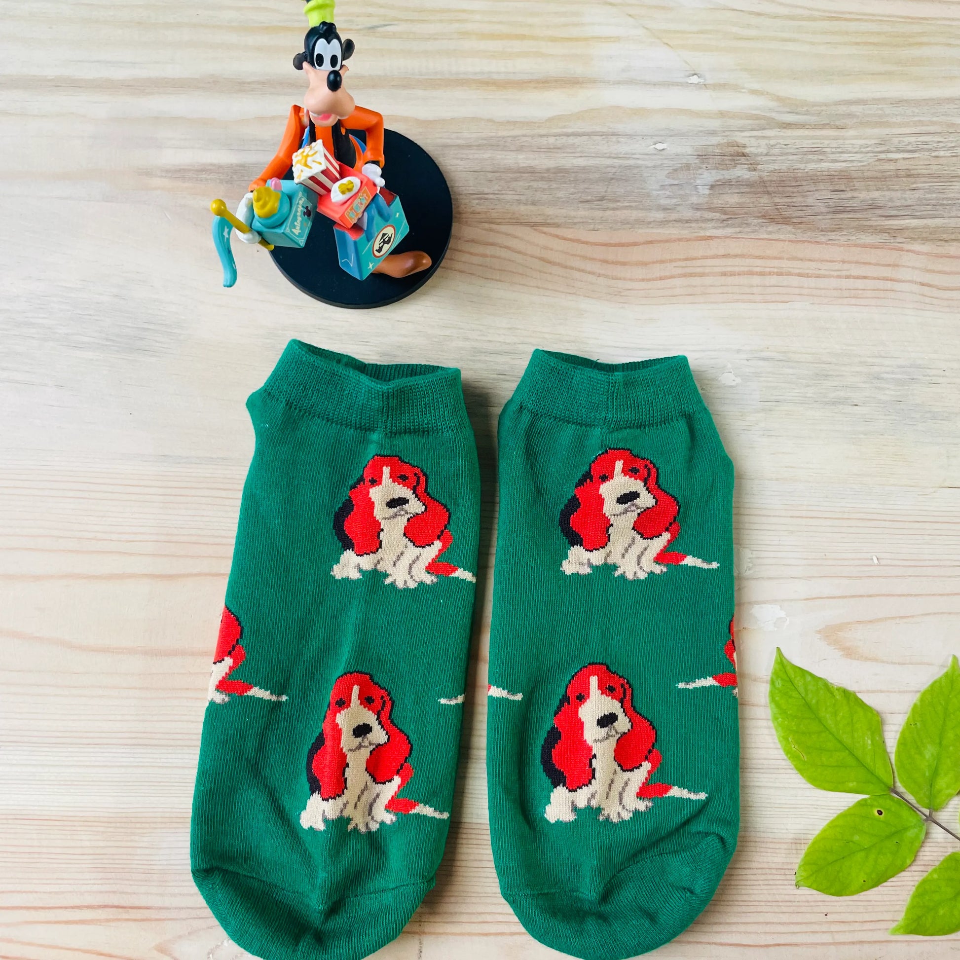 Stylish Cocker Spaniel Ankle Socks – Green & Red Dog Design | Lazzy Socks India
