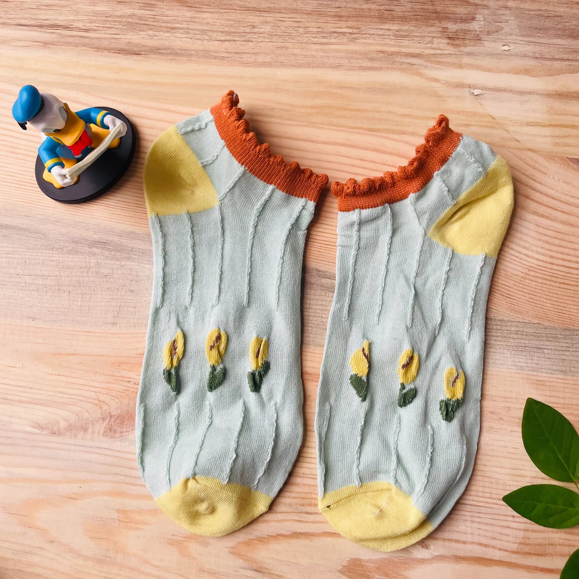 Textured Tulip Garden Ankle Socks (Pack of 2) | Lazzy Socks India