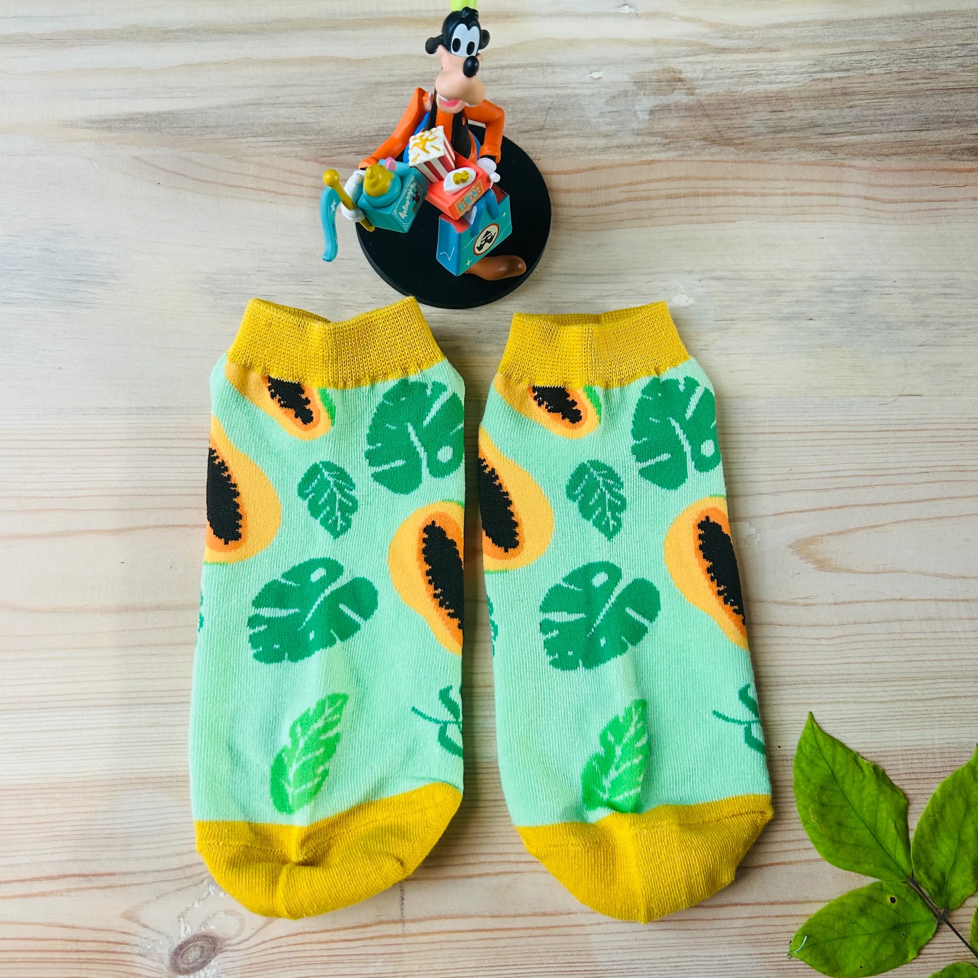 Tropical Papaya Ankle Socks – Fun Fruit & Leaf Design  Lazzy Socks India