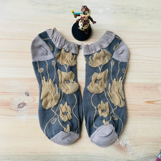 Vintage Bloom Textured Ankle Socks – Slate Grey & Beige Floral  Lazzy Socks India